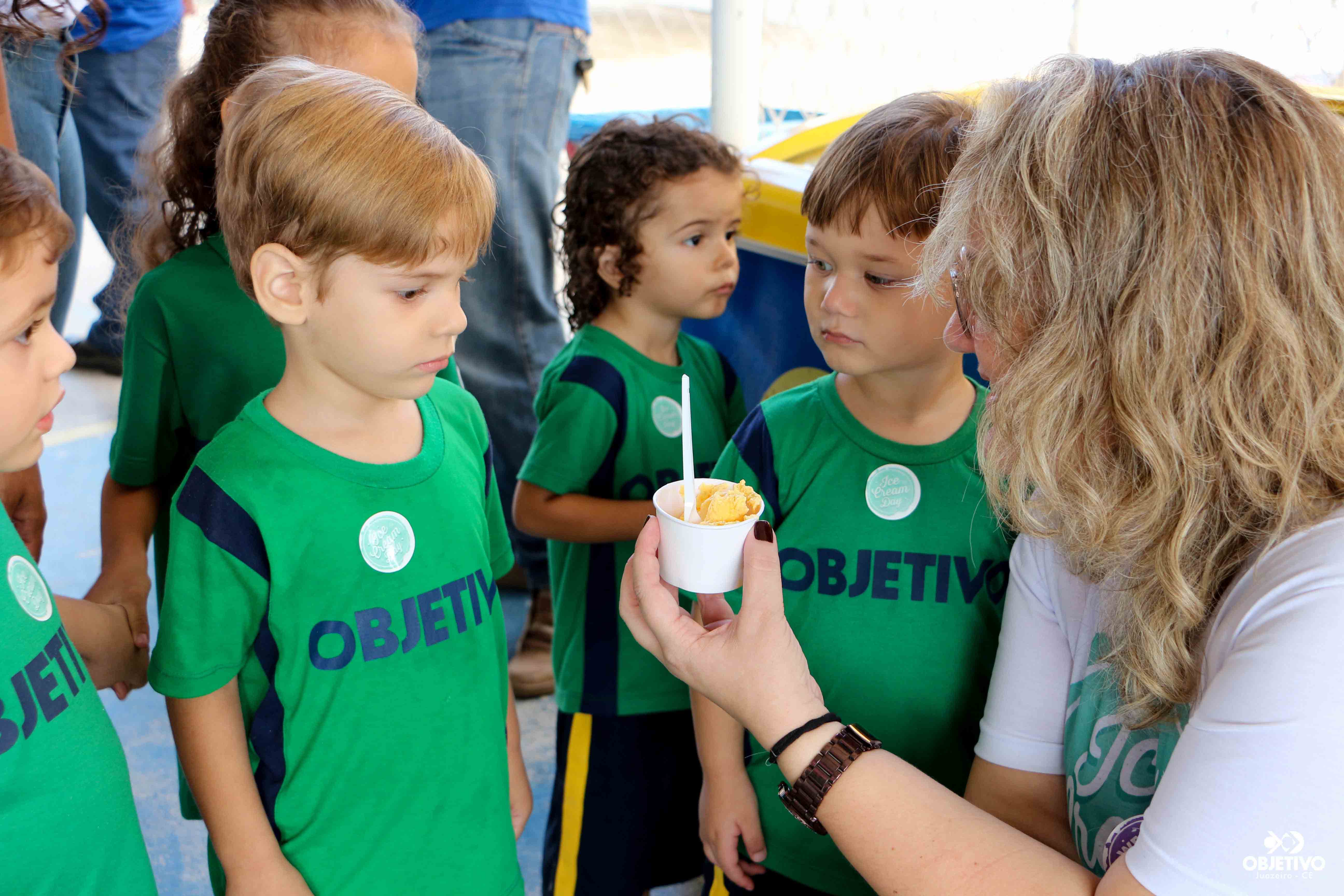 Estudantes participam do Ice Cream Day